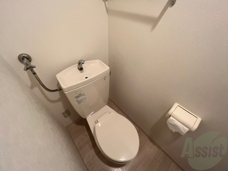 トイレ　こちらはトイレです。清潔感があり、安心して使用できます。