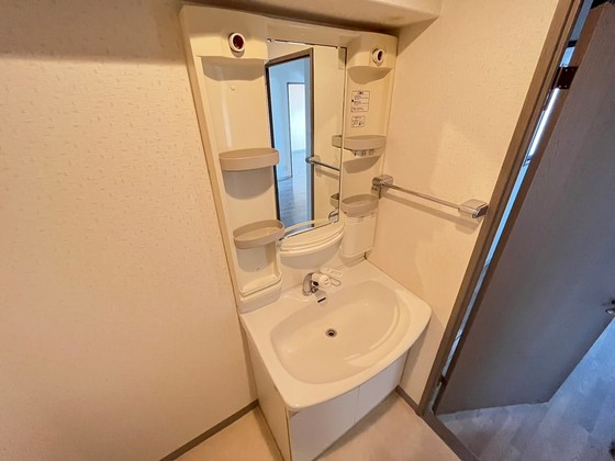 洗面設備　※別部屋の写真です