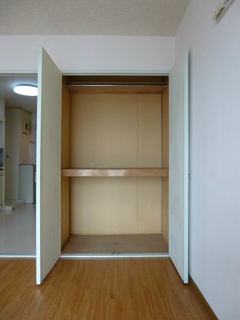 収納　画像は415号室です（参考）