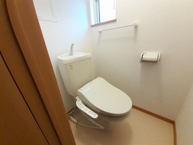 ＪＲ仙石線 小鶴新田駅 徒歩5分 3階建 築21年のトイレ写真