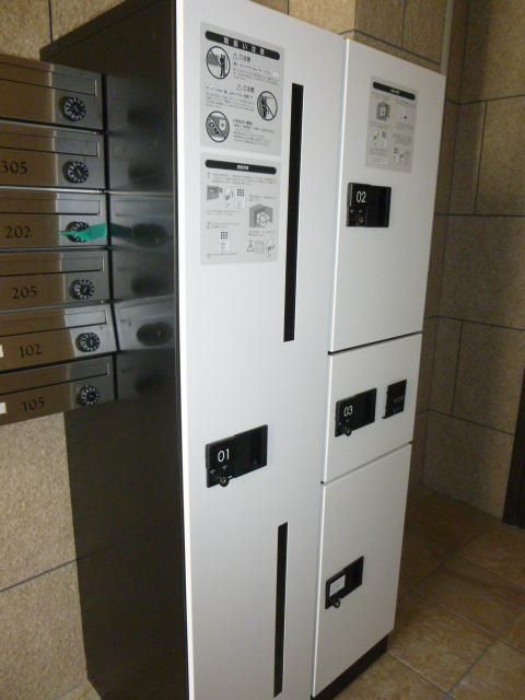 西武池袋線 椎名町駅 徒歩8分 3階建 築13年の外観写真