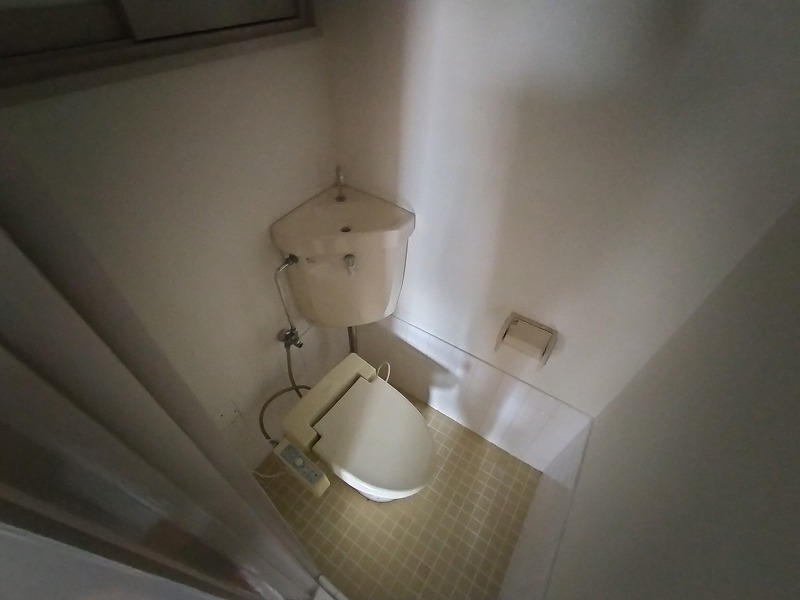 地下鉄西神・山手線 県庁前駅 徒歩7分 4階建 築55年のトイレ写真