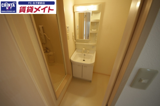 洗面設備　同物件別部屋写真