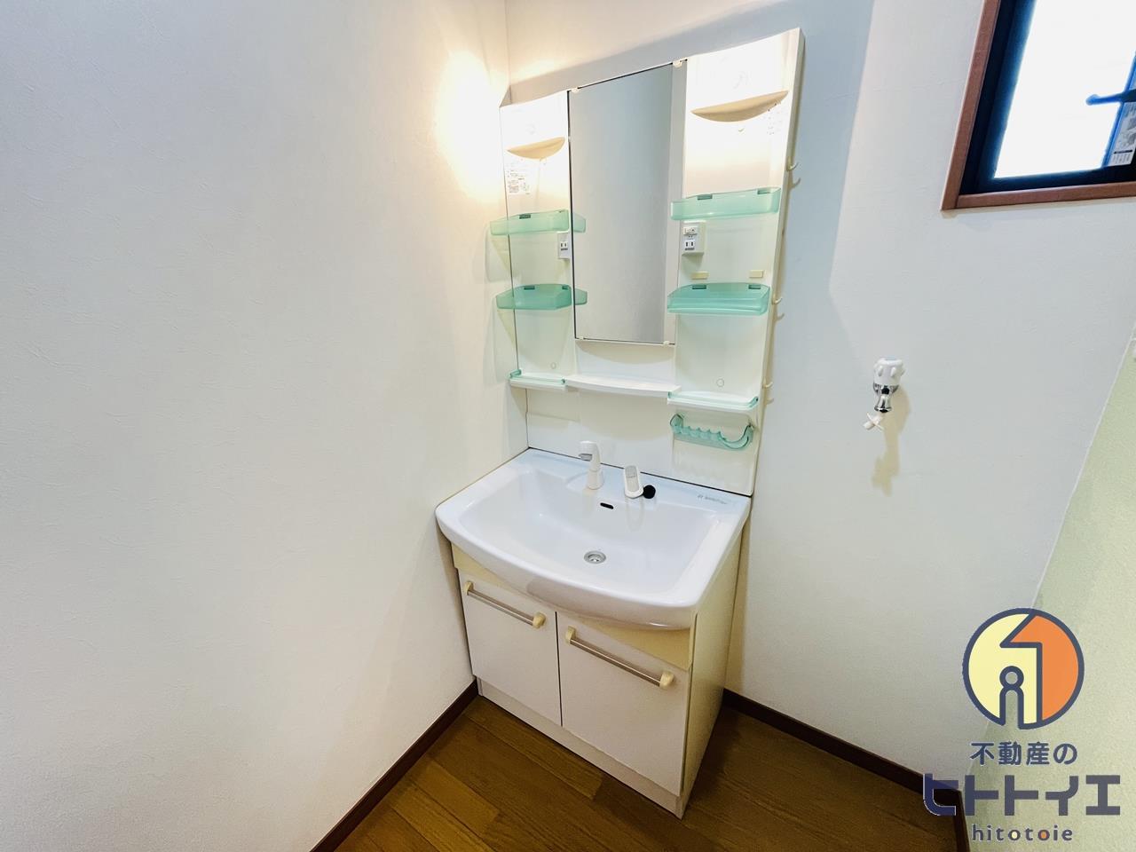 洗面設備　コンパクトで使いやすい洗面所