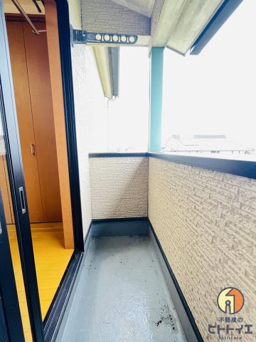 バルコニー　開放的で明るい空間を演出してくれるバルコニーです