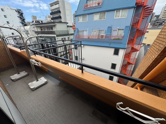 バルコニー　※クリーニング前の写真です