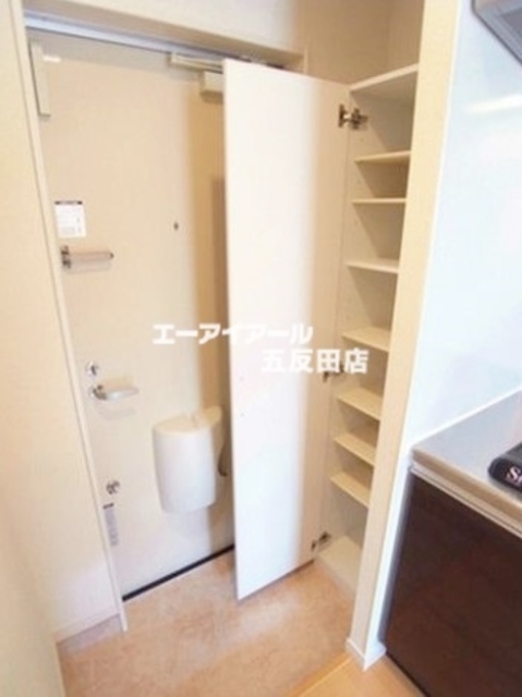 玄関　大変設備が充実しております。お気軽にご連絡ください。
