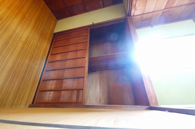 収納　衣類はもちろん、お布団もしっかり収納できますね。