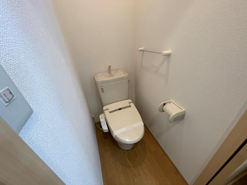 トイレ　同建物別号室の室内写真です。（106号室）
