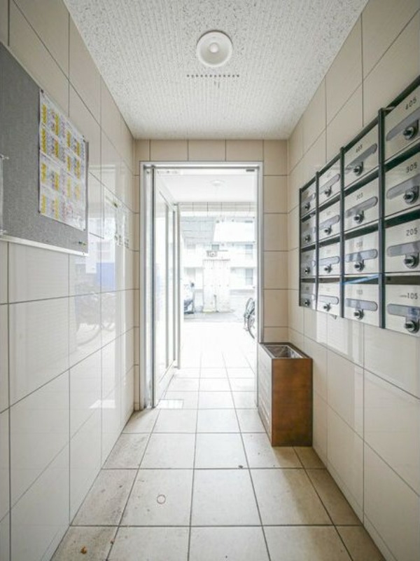 地下鉄南北線 北１８条駅 徒歩5分 4階建 築19年の外観写真