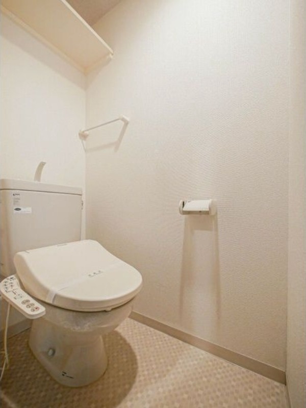 地下鉄南北線 北１８条駅 徒歩5分 4階建 築19年のトイレ写真