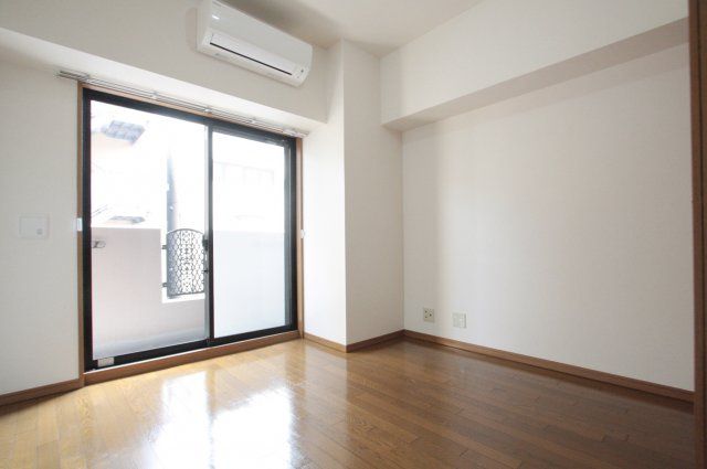 T&G東池袋マンションの居間写真