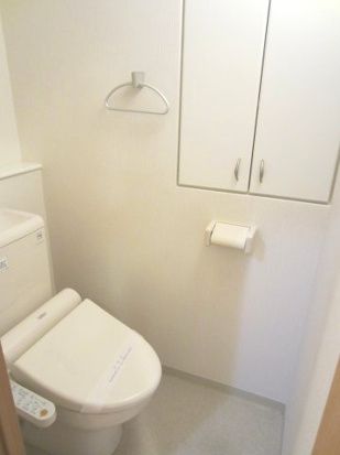 ＪＲ山手線 恵比寿駅 徒歩7分 14階建 築26年のトイレ写真