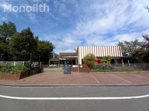 幼稚園・保育園　こひつじ保育園(幼保連携型認定こども園)（幼稚園・保育園）まで655m