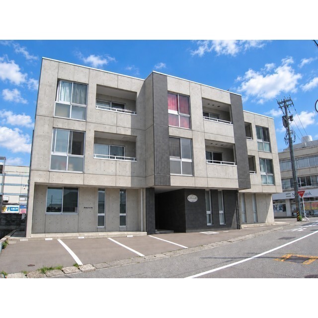 1LDK Mansion in Kanazawa, Ishikawa