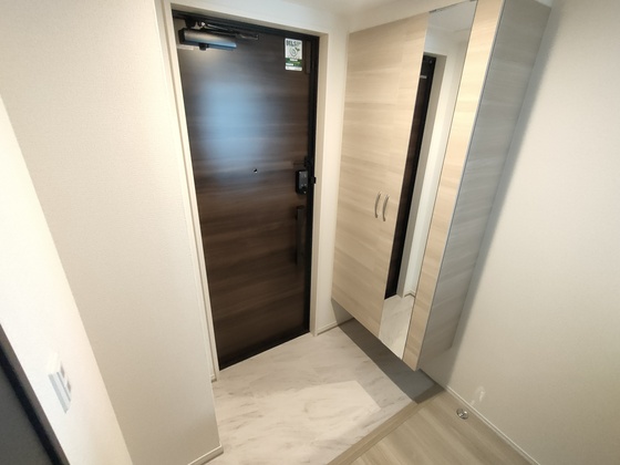 玄関　※別部屋の写真です