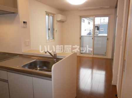 妙高はねうまライン 春日山駅 徒歩8分 2階建 築16年の居間写真