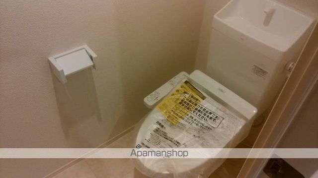 ＪＲ仙石線 陸前原ノ町駅 徒歩14分 3階建 築11年のトイレ写真