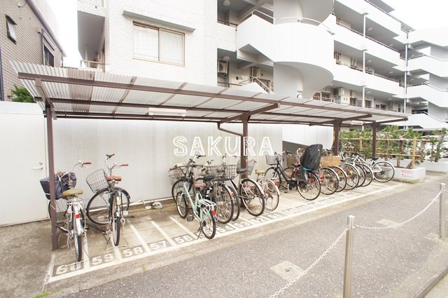 その他共有部分　敷地内駐輪場です♪