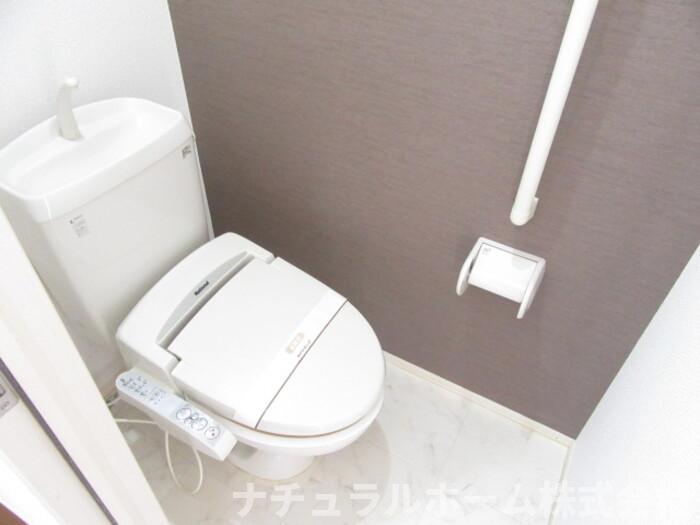 トイレ　温水洗浄暖房便座