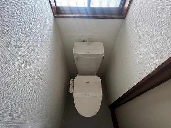 トイレ　※別号室の写真です