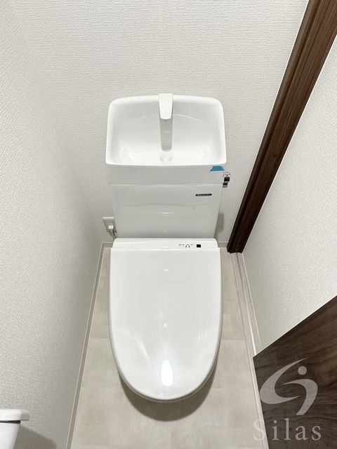 南海高野線 住吉東駅 徒歩5分 3階建 築4年のトイレ写真