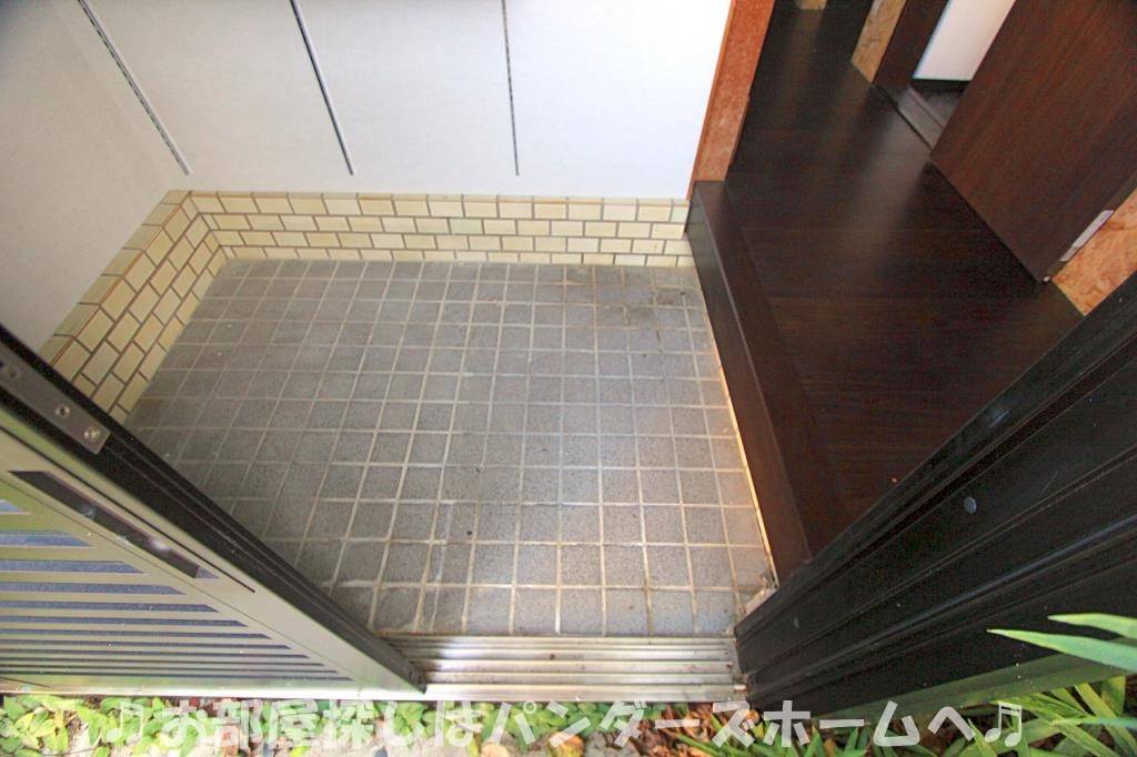尊延寺5丁目戸建の玄関写真