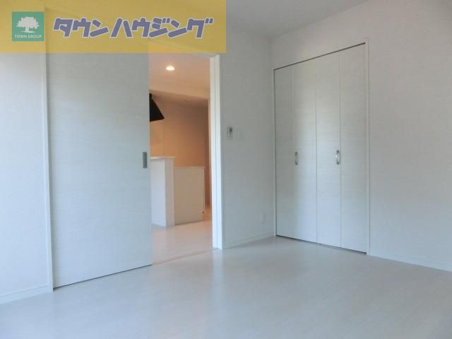 その他　白が基調の明るい室内