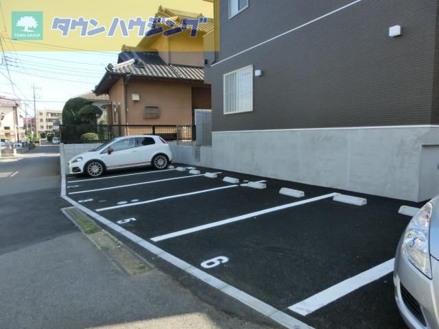 その他共有部分　敷地内駐車場あり
