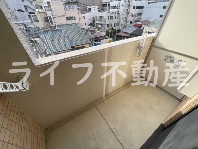 バルコニー　開放的で明るい空間を演出してくれるバルコニーです