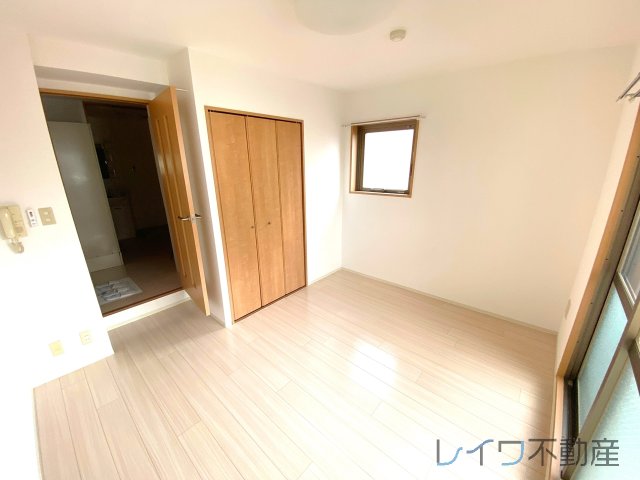 居室・リビング　個人の部屋や寝室として使える洋室です
