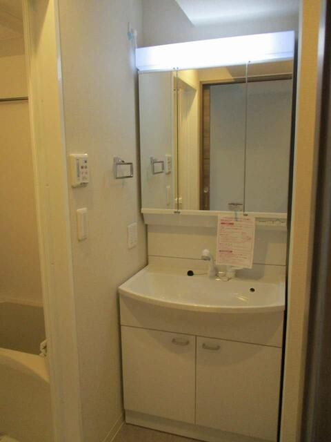 洗面設備　写真は同タイプ住居です