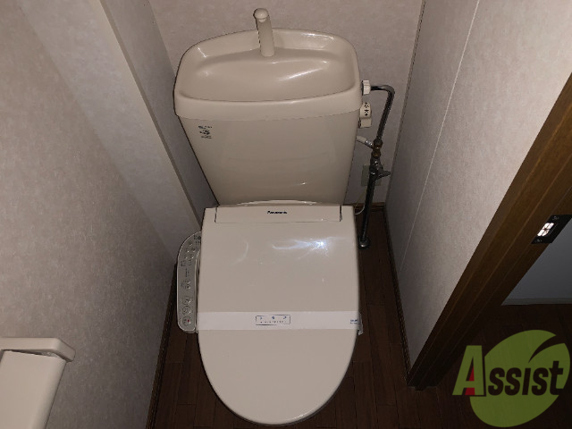 トイレ　シンプルなトイレです。問題なくお使いいただけます。