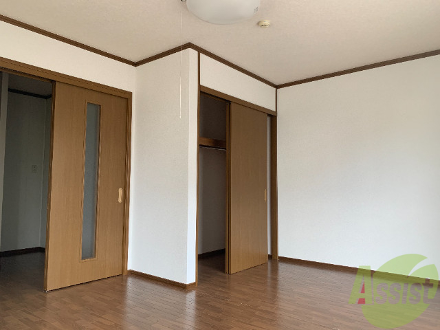 その他部屋・スペース　こちら洋室となっています。こちらに寝室はいかがでしょうか。