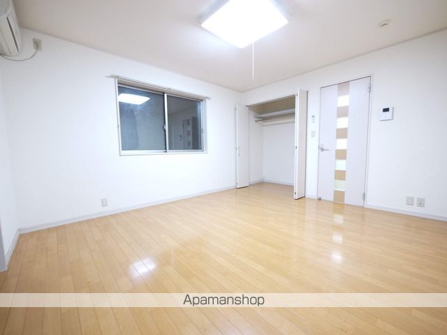 メゾンセピアIIの居間写真
