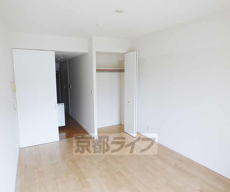プリモ・レガーロ西京極の居間写真