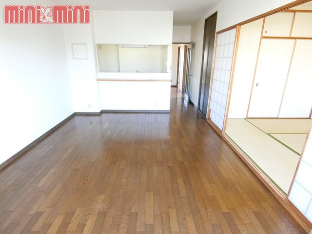 パレ清水が丘の居間写真