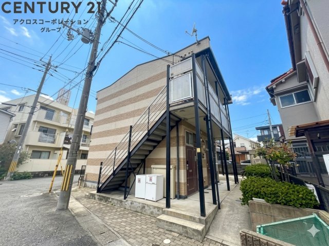 建物外観　宅配ボックス付きで不在時にも便利♪