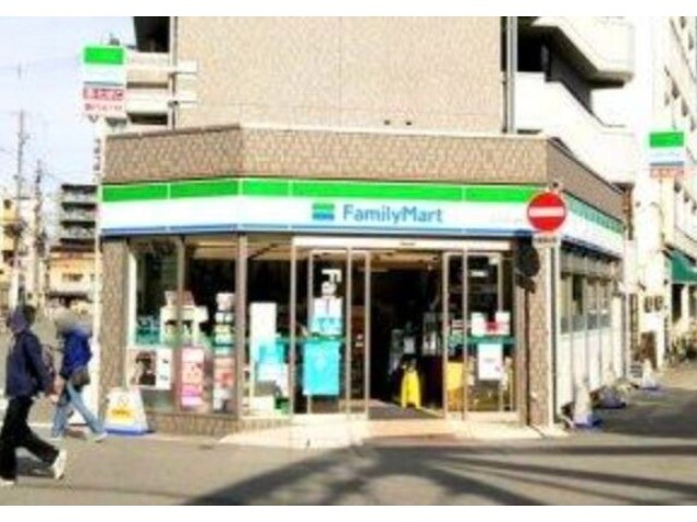 コンビニ　ファミリーマート阪急中津駅前店（コンビニ）まで314m