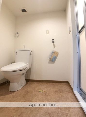 京急空港線 穴守稲荷駅 徒歩6分 2階建 築16年のトイレ写真