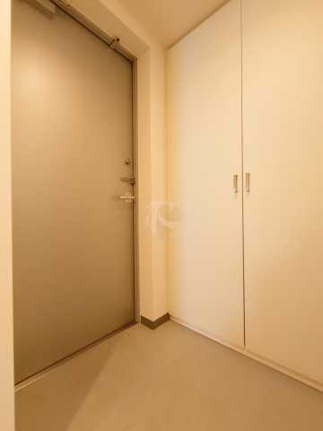玄関　アパートメンツ目黒行人坂