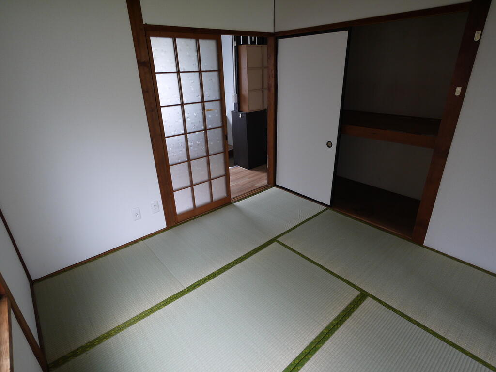 富士アパートの居間写真