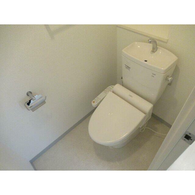 メゾン・デン・ウエストのトイレ写真