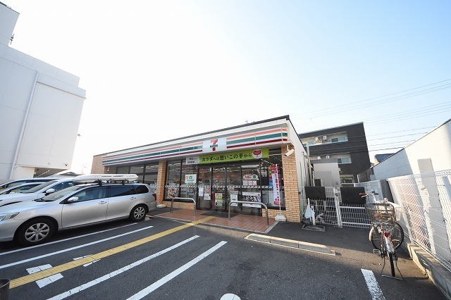コンビニ　セブンイレブン　吹田泉町2丁目店（コンビニ）まで40m