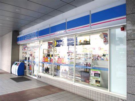 コンビニ　ローソン札幌北8条西店（コンビニ）まで120m