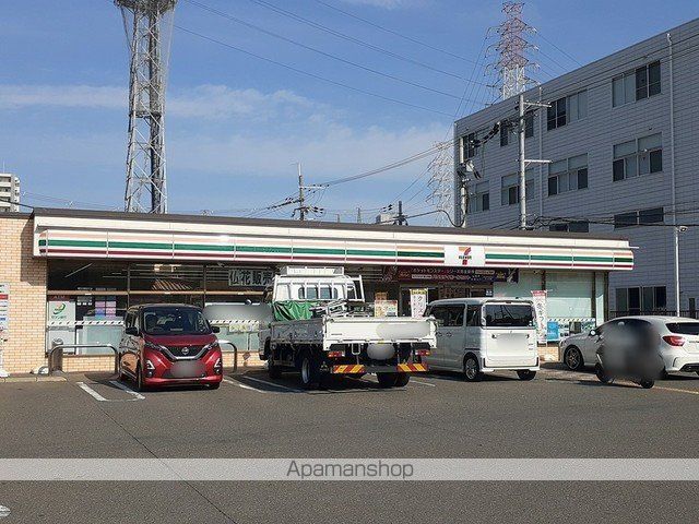 コンビニ　セブンイレブン様（コンビニ）まで134m