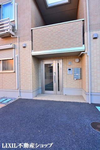 エントランス　オートロック付のエントランスです。