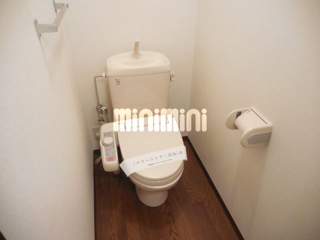 トイレ　ウォシュレット付きのトイレです。
