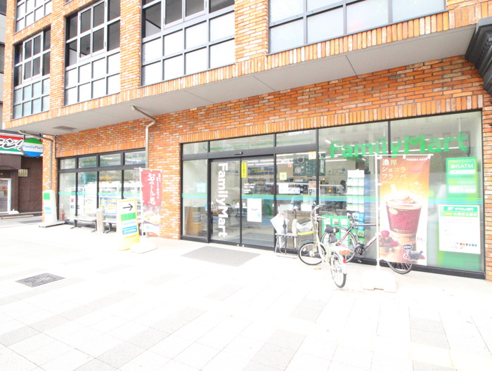 コンビニ　ファミリーマート大須一丁目店（コンビニ）まで6m