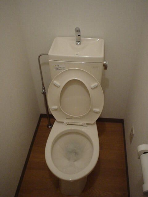 ＪＲ総武線 千葉駅 徒歩3分 7階建 築24年のトイレ写真